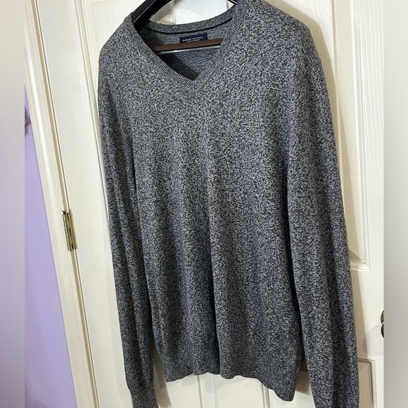 Banana Republic Men’s XL Silk Cashmere V Neck Sweater - Picture 3 of 9